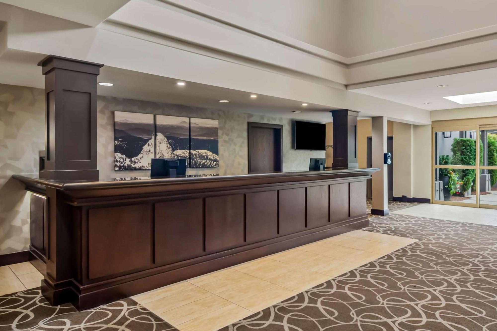 Best Western Plus Pitt Meadows Inn & Suites Exterior foto