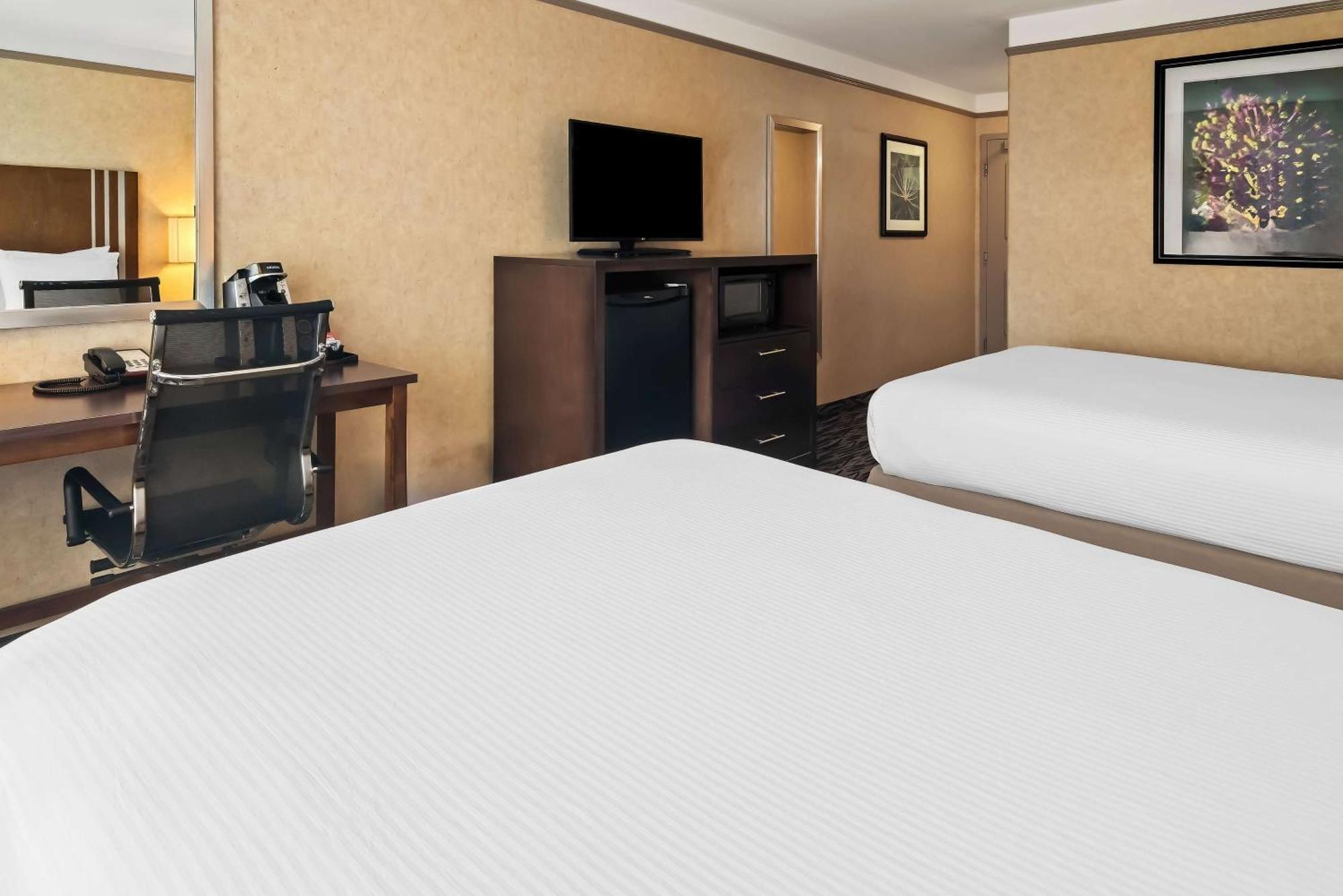Best Western Plus Pitt Meadows Inn & Suites Exterior foto