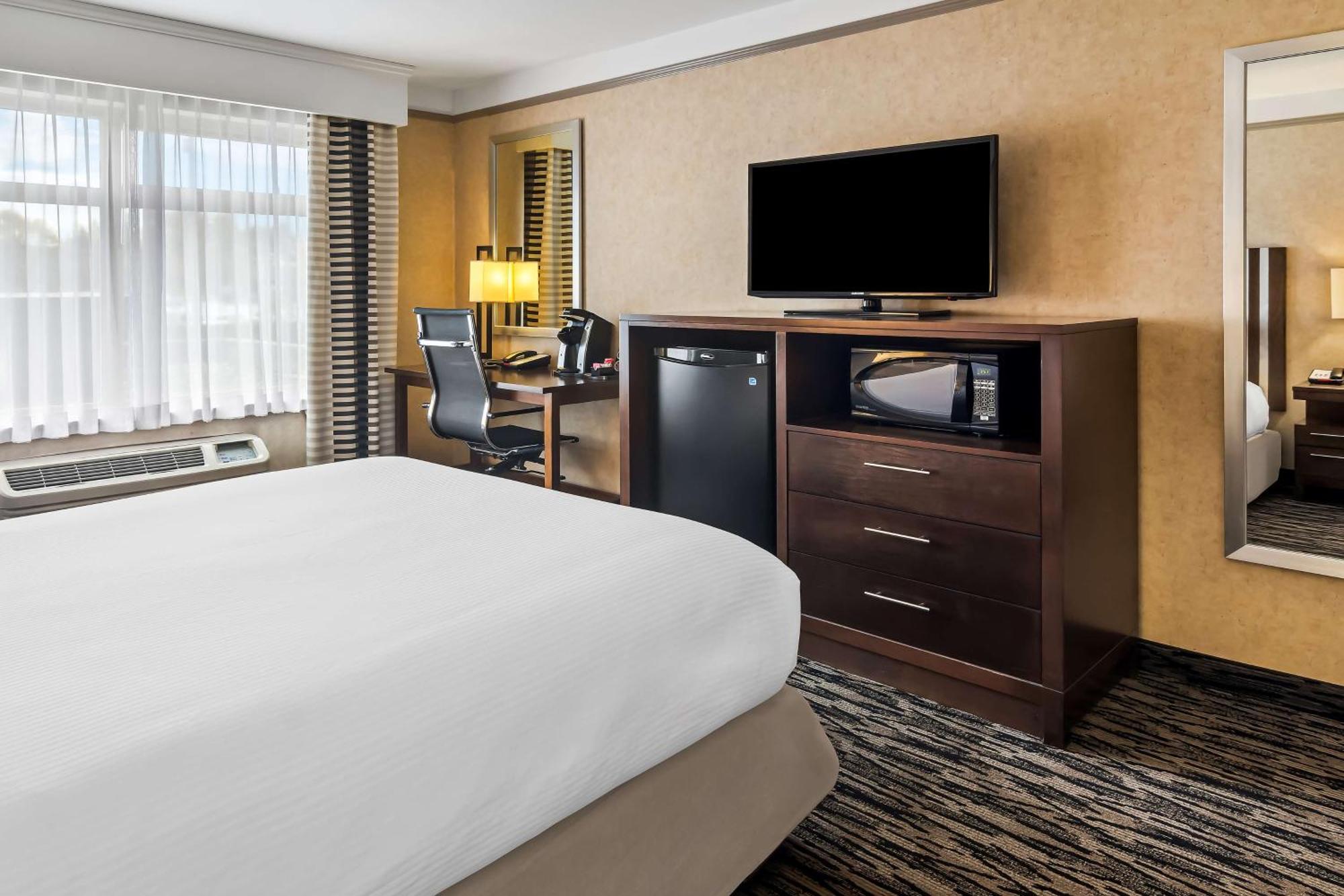 Best Western Plus Pitt Meadows Inn & Suites Exterior foto